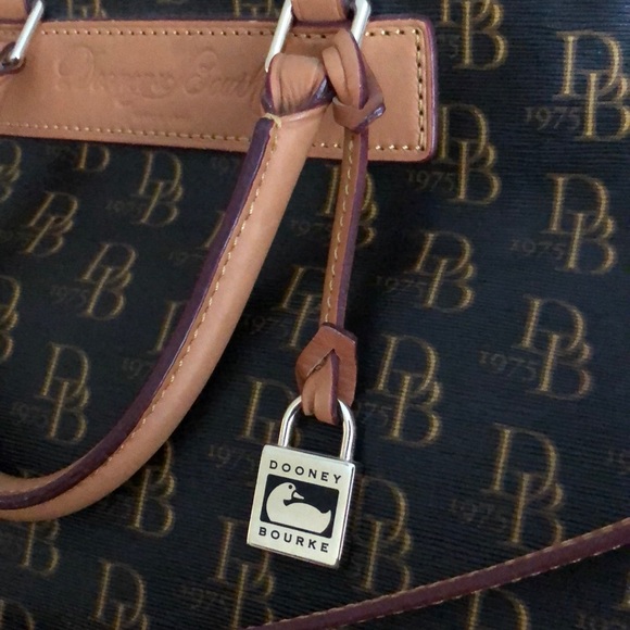 Purse - Picture 4 of 5